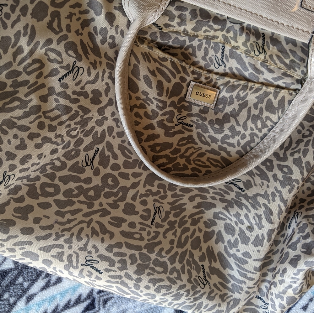 Guess Purse/Bag - Picture 8 of 16